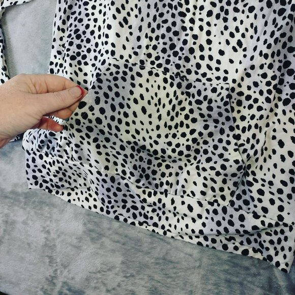 Betsy Johnson Sweatshirt Womens Small Black Grey Animal Print Kangaroo Pocket - Picture 4 of 11